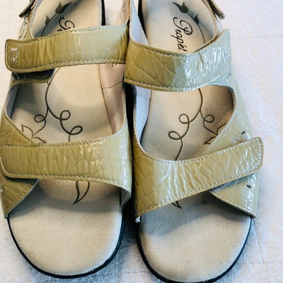 Propet Sandal Cream Metallic Croc Print Trinidad Comfort Leather Women’s size 8 - Picture 9 of 16